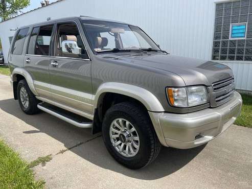 Isuzu Trooper S Sport 4x4 fully loaded/only 49k miles - cars & for sale in Cleveland, OH