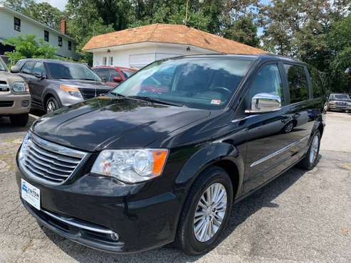 2015 Chrysler Town & Country Touring-L*Low Miles*Fully Loaded*63K -... for sale in Vinton, VA