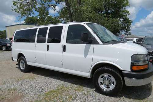 2013 Chevrolet Express 15-Passenger Van for sale in Monroe, LA