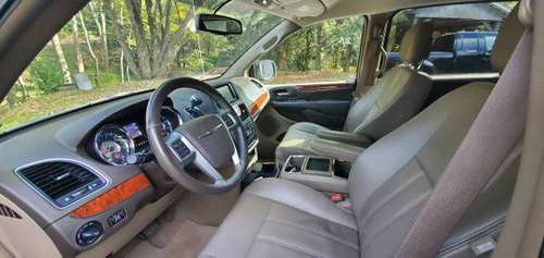 2013 Chrysler Town and Country for sale in Jeannette, PA