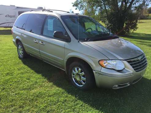 2007 Chrysler town and county for sale in Sayre, NY