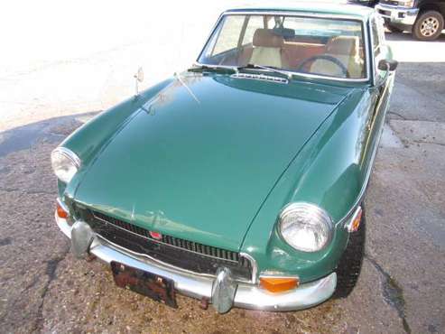 1971 MG MGB GT Coupe - cars & trucks - by owner - vehicle automotive... for sale in Beloit, IL