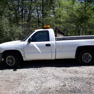 2003 gmc sierra pickup for sale in Huntington, MA