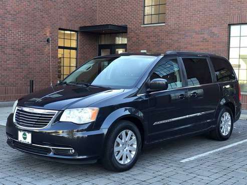 2014 Chrysler Town & Country Touring LWB with STO-N-GO/Only 131k M for sale in Gresham, OR