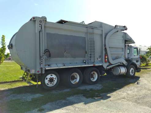2007 AUTOCAR Expeditor, Garbage Truck, McNEILUS FRONT LOADER - cars... for sale in Fort Myers, FL