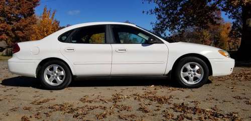 2006 Ford Taurus ** LOW MILEAGE **$3,198 - cars & trucks - by owner... for sale in Louisville, KY
