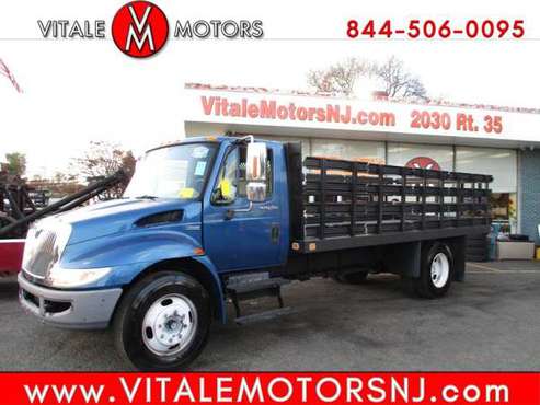 2009 International 4300 18 STAKE BODY, FLAT BED ** 40K MILES ** -... for sale in south amboy, KS