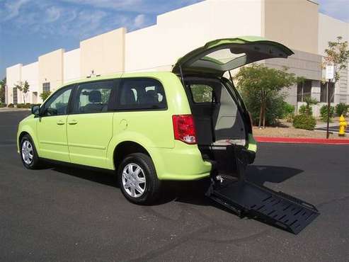 2014 Dodge Grand Caravan SE Wheelchair Handicap Mobility Van - cars... for sale in Phoenix, VT