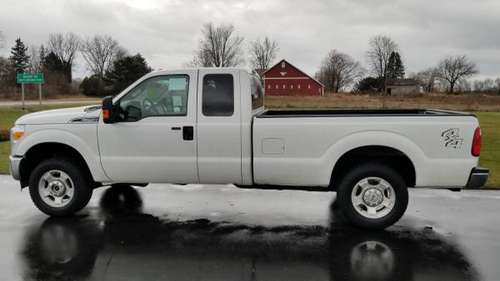 "1" OWNER 2016 FORD XLT F250 SUPER CAB 4x4 LONG BOX FOR SALE. for sale in Perry, MI