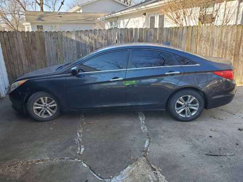 2011 HYUNDAI SONATA - cars & trucks - by owner - vehicle automotive... for sale in Springfield, IL