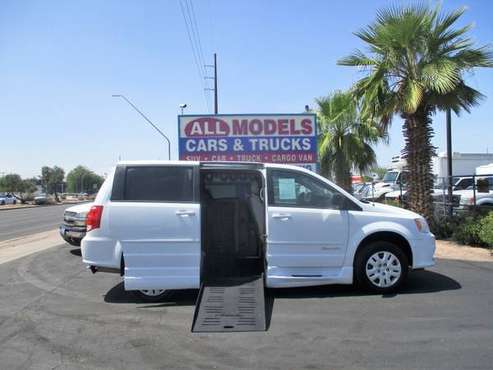 2014 Dodge Grand Caravan SE Wheelchair Handicap Mobility Van - cars... for sale in Tucson, TX