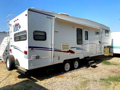 1999 THOR TAHOE 30RKSS Fifth Wheel trailer Dual slides Ready to for sale in Gridley, CA
