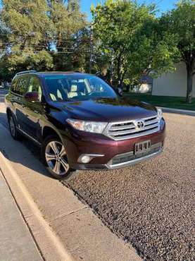 2011 Toyota Highlander 4x4 - cars & trucks - by dealer - vehicle... for sale in Amarillo, TX