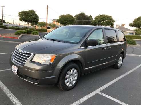 2010 Chrysler Town & Country for sale in Riverbank, CA