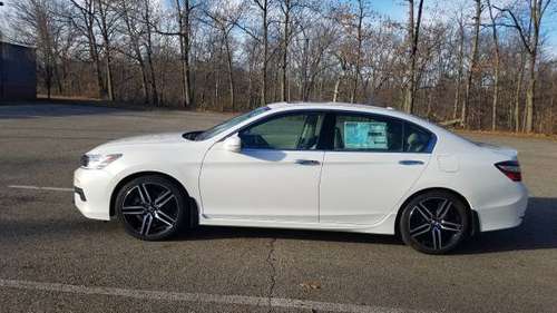 2017 Honda Accord Touring V-6 - cars & trucks - by owner - vehicle... for sale in warren, OH