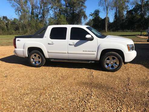 2009 Chevrolet Avalanche - cars & trucks - by owner - vehicle... for sale in Hattiesburg, MS