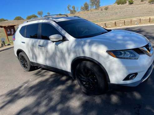 Gorgeous pearl white Nissan Rogue SL for sale in San Diego, CA