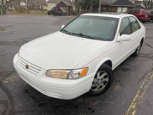 1999 TOYOTA CAMRY - cars & trucks - by dealer - vehicle automotive... for sale in Kenosha, WI