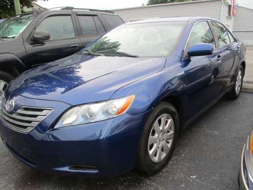 2007 Toyota Camry Hybrid ** Drives awesome, gas economy** - cars &... for sale in Roanoke, VA