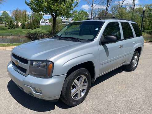2007 Chevrolet Trailblazer LT 4x4 LOOK! - - by for sale in Dundee, MI
