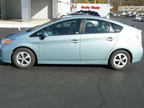 LOWERED PRICE 2012 Toyota Prius V 5 door hatch back - cars & trucks... for sale in Myrtle Creek, OR