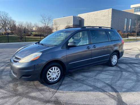 2006 Toyota Sienna le - cars & trucks - by owner - vehicle... for sale in Chicago, IL