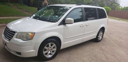08 Chrysler Town & country for sale in Plano, TX