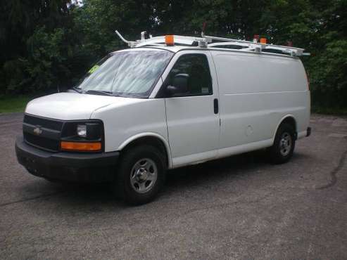 2004 CHEVY EXPRESS 1500 AUTO A/C 6 CYL. SHELVES RUNS GREAT for sale in Pataskala, OH