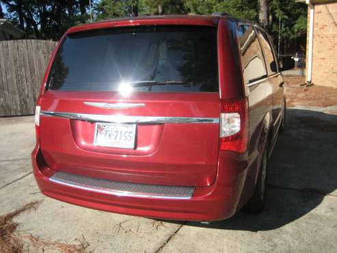 2012 Chrysler Town and Country for sale in Chesapeake , VA