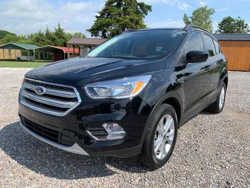 2018 Ford Escape SE 4WD - cars & trucks - by dealer - vehicle... for sale in Shawnee, OK