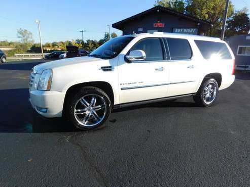 2008 Cadillac Escalade ESV AWD (Holiday Ready) - cars & trucks - by... for sale in Fort Wayne, IN