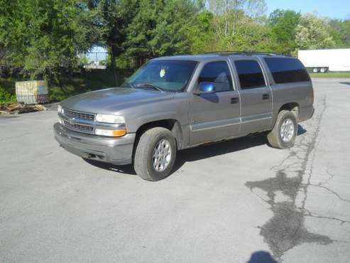 2000 chevy suburban - cars & trucks - by owner - vehicle automotive... for sale in Louisville, KY