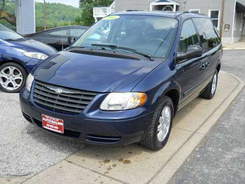 2006 CHRYSLER TOWN & COUNTRY - cars & trucks - by dealer - vehicle... for sale in New Richmond, OH