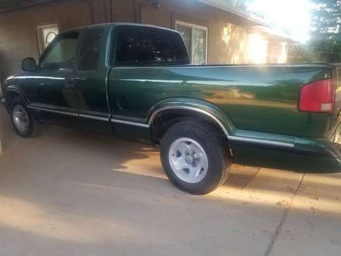 Chevy 1997 S10 Truck Elderly Owner 103K Mi 5-Speed Air Clean - cars for sale in Fresno, CA