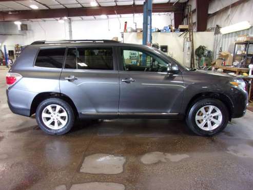 2013 Toyota Highlander AWD...SE...loaded for sale in Iron Mountain, WI