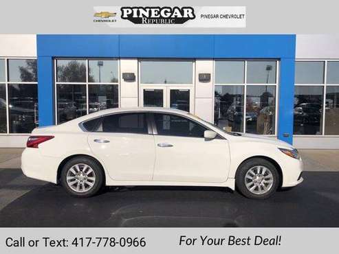 2017 Nissan Altima 2.5 S hatchback White - cars & trucks - by dealer... for sale in Republic, MO