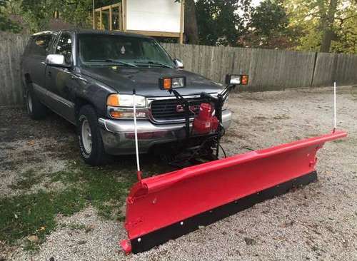 ★ RUST FREE SNOW PLOW TRUCK...PRIVATE USE ONLY 2OOO GMC / WESTERN -... for sale in Champaign, IL