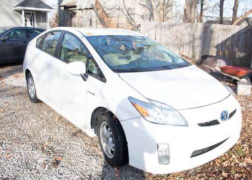 Toyota Prius II 2010 White - cars & trucks - by owner - vehicle... for sale in Lansing, MI