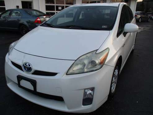 2011 Toyota Prius II ** Fuel economy, drives great** - cars & trucks... for sale in Roanoke, VA