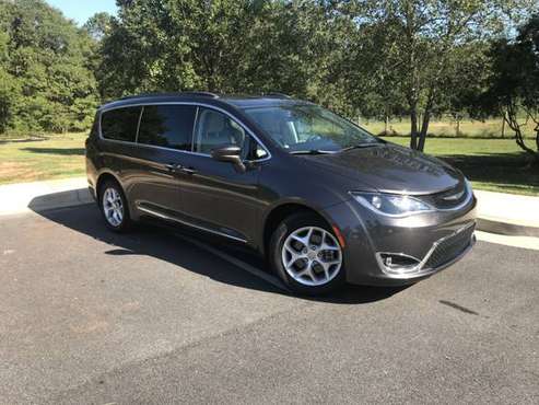 2017 Chrysler Pacifica Touring L MiniVan 4DR SUV for sale in Athens, GA