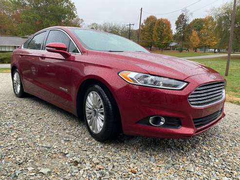 2016 Ford Fusion Hybrid - cars & trucks - by owner - vehicle... for sale in Brookville, OH