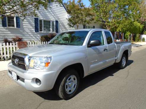 2011 TOYOTA TACOMA - CLEAN TITLE - - by dealer for sale in Sherman Oaks, CA