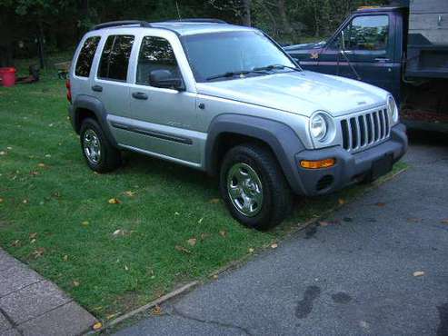 Jeep 2003 Liberty - cars & trucks - by dealer - vehicle automotive... for sale in Westfield, MA
