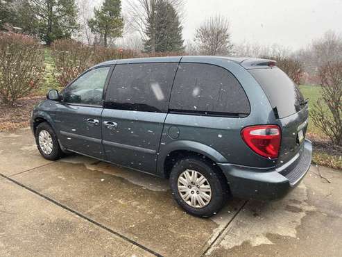 2005 Chrysler Town and Country - cars & trucks - by owner - vehicle... for sale in Zelienople, PA
