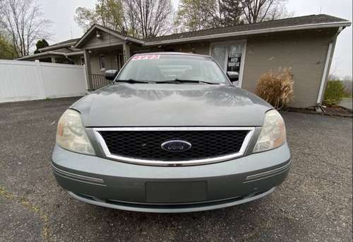 2006 Ford Five Hundred SE - - by dealer - vehicle for sale in kent, OH