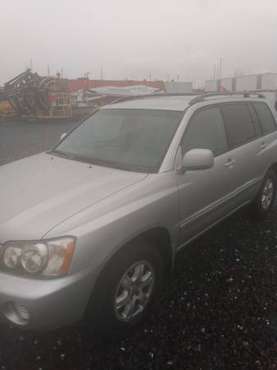 rEALLY NICE Runs great 2003 Toyota highlander - cars & trucks - by... for sale in Seattle, WA