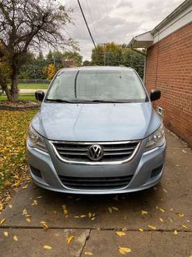 2012 Volkswagen Routan - cars & trucks - by owner - vehicle... for sale in Sterling Heights, MI