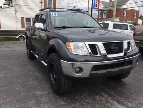 2011 Nissan Frontier 4WD Crew Cab SWB Auto SV - cars & trucks - by... for sale in Hanover, PA