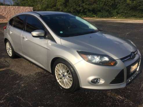 Affordable Luxury Ford Focus titanium hatchback for sale in Lake Bluff, IL