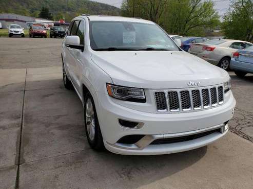 2015 Jeep Grand Cherokee Summit 4x4 4dr SUV EVERYONE IS APPROVED! for sale in Vandergrift, PA
